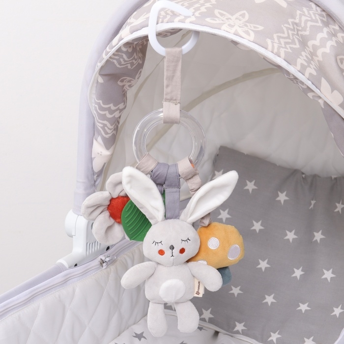 Подвеска - погремушка &laquo;Зайка Бонни&raquo;, прорез, пищалка, шуршалка, на кроватку, коляску, Крошка Я