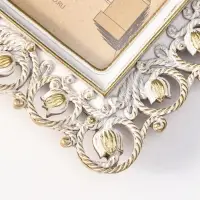 Фоторамка полистоун 10х15 см "Тюльпаны и жгуты" белая с золотом 15,5х1,5х20,5 см