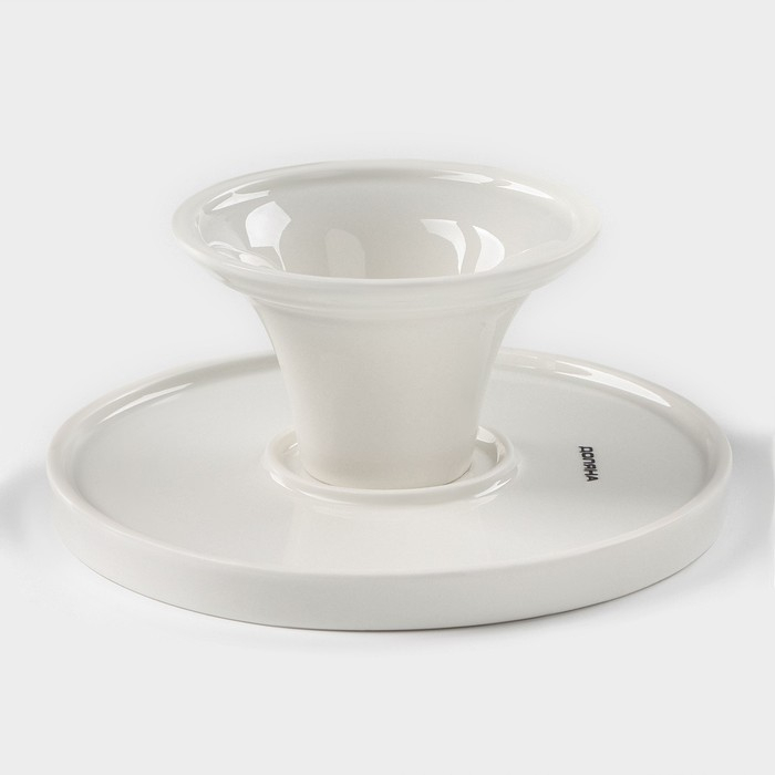 Подставка для тортов и десертов фарфоровая Доляна &laquo;Глория&raquo;, d=16,5 см, цвет белый