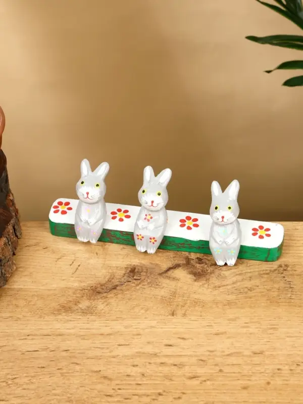 Сувенир &laquo;Зайки на скамейке&raquo;, 18&times;4&times;6 см, дерево