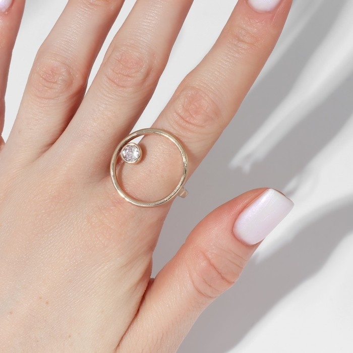 Кольцо &laquo;Тренд&raquo; круг, цвет белый в золоте, безразмерное