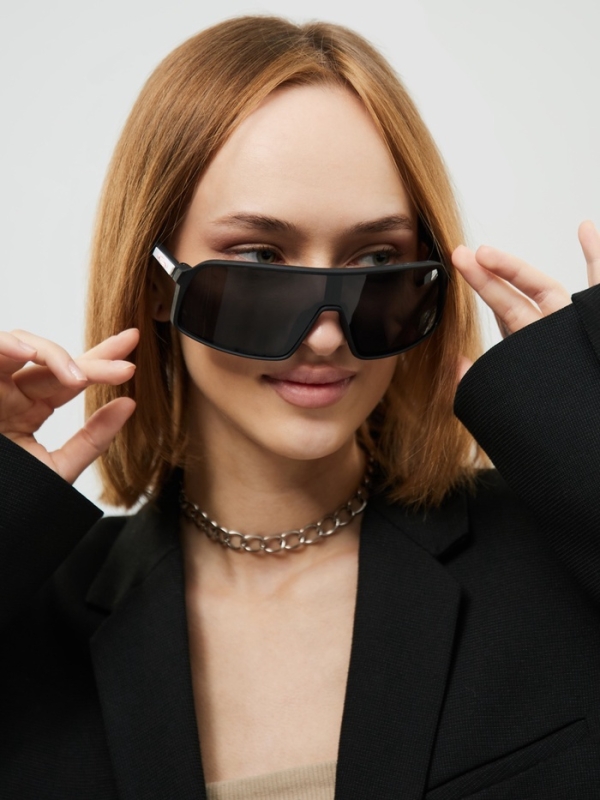 Очки солнцезащитные спортивные, uv 400, ширина 14.1 см, дужка 14.3 см, высота 5.3 см, черные   10807