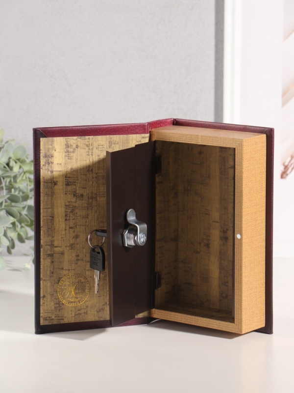 Сейф-книга дерево кожзам "Цари и императоры России" тиснение 21х13х5 см