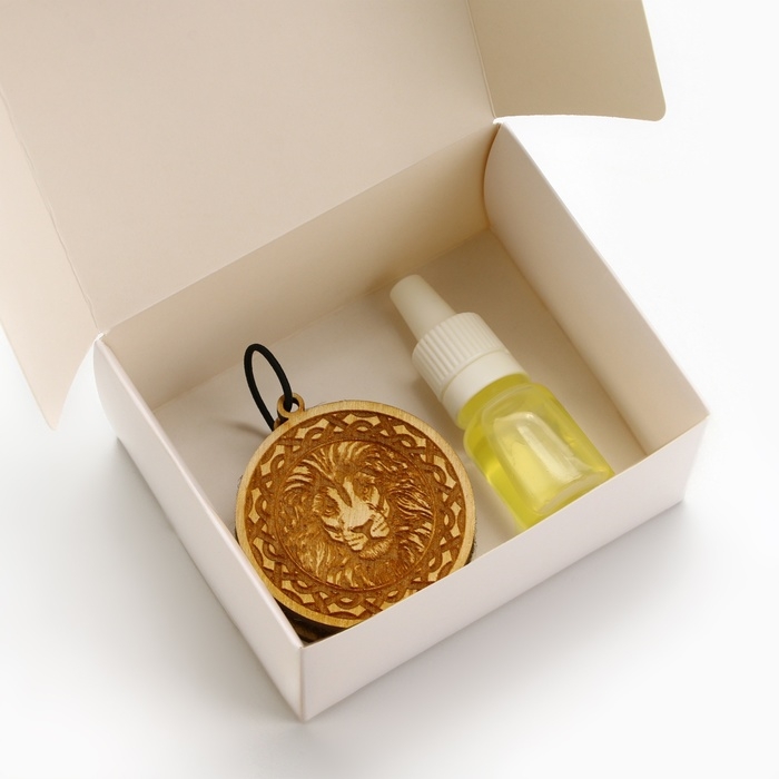 Ароматизатор в автомобиль на 23 Февраля &laquo;Лев&raquo;, подвеска автомобильная с пропиткой и ароматизатор