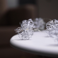 Гирлянда &laquo;Нить&raquo; роса 5 см, с насадками &laquo;Снежки&raquo;, IP20, серебристая нить, 10 LED, батарейки ААх2 (не в комплекте), свечение тёплое белое