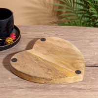 Блюдо в форме сердца &laquo;Пряник&raquo;, дерево манго, 20.5&times;20&times;2.3 см