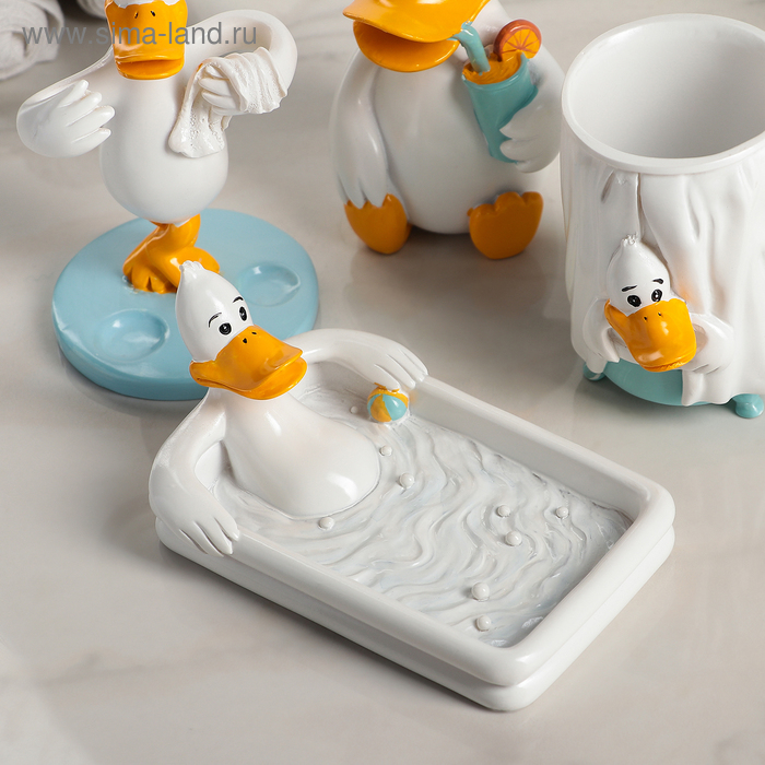 Набор аксессуаров для ванной комнаты &laquo;Утиные истории&raquo;, 4 предмета (дозатор 200 мл, мыльница, стакан, подставка для щёток), цвет белый