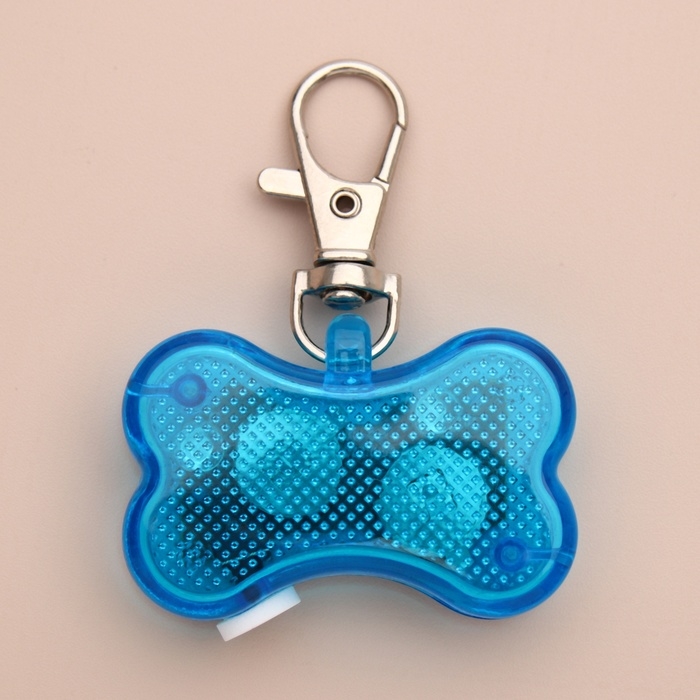 Маячок-адресник Косточка с наклейкой под записку 3 режима свечения голубой