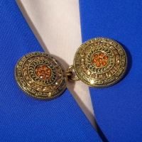 Зажим для кардигана &laquo;Круг&raquo; в орнаментах, цвет золото в чернёном золоте