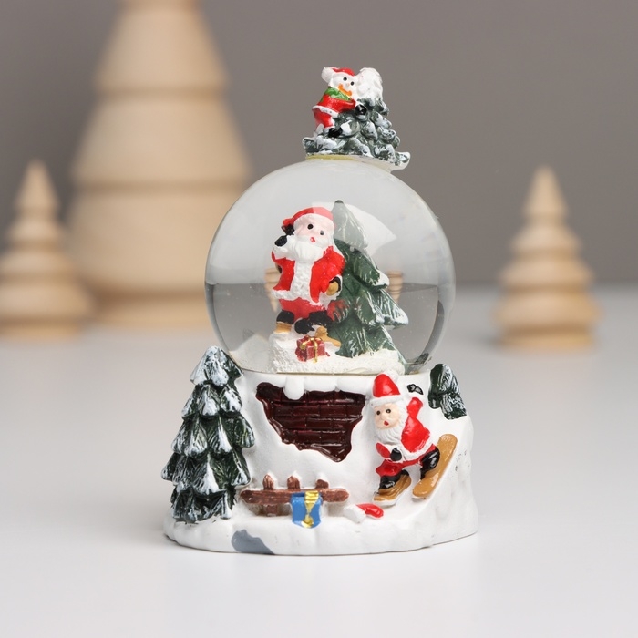 Сувенир полистоун водяной шар свет "Снеговик. Ёлочка" МИКС 5,5х5,5х9 см