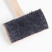 Щетка-пуходёрка деревянная ZOONIK &laquo;Кавказец&raquo; полукруглая, 100&times;55 см