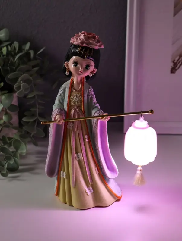 Сувенир полистоун свет "Девочка в кимоно с фонариком" розово-зеленый 3хAG3 7,8х12,5х20,5 см   109567