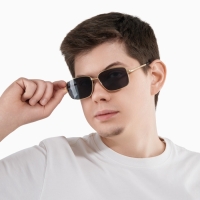 Очки солнцезащитные uv 400, дужка 13.5 см, ширина 12.8 см, линза 4.3 х 5.5 см