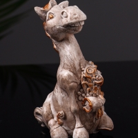 Статуэтка "Конь с букетом" 11см, цвет бежевый