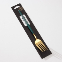 Вилка столовая из нержавеющей стали Magistro &laquo;Блинк&raquo;, 21,5&times;3 см, зелёная ручка, цвет металла золотой