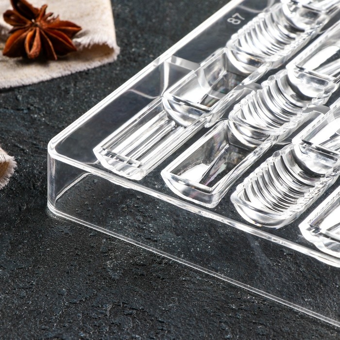 Форма для конфет и шоколада &laquo;Фигурный батончик&raquo;, 20&times;12&times;2,5 см, 20 ячеек 3,3&times;1,6&times;0,8 см, цвет прозрачный