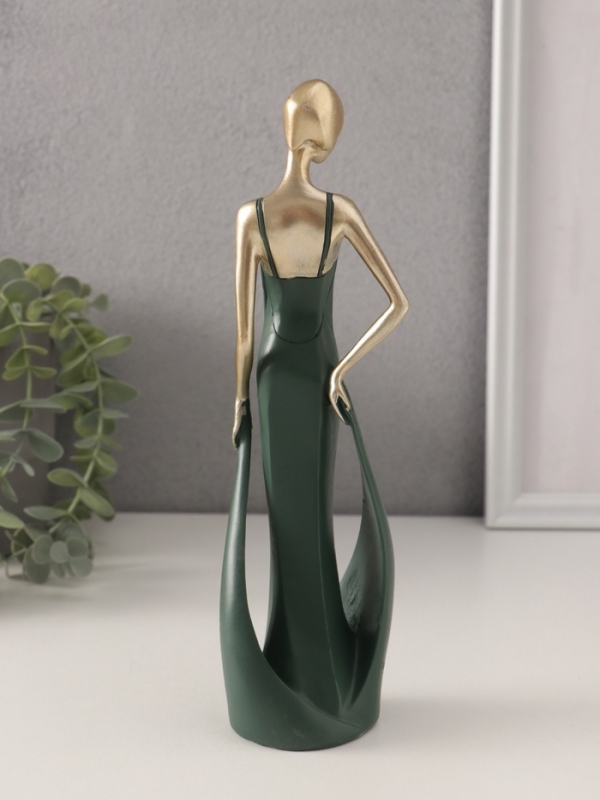 Сувенир полистоун "Девушка в зелёном платье со шлейфом" золото 7х5х24 см