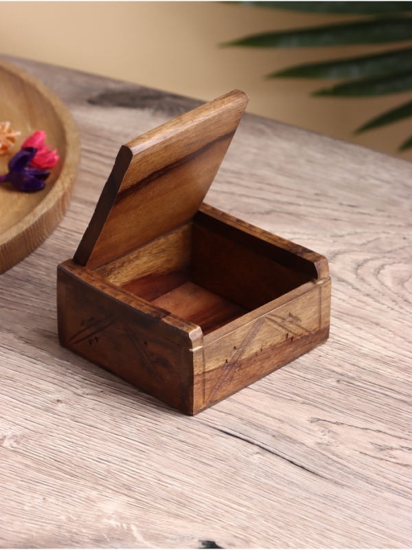 Шкатулка резная "Черепаха" дерево соно, 10х10х5 см