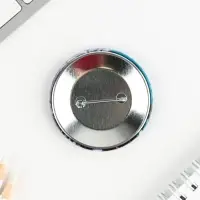 Значок закатной &laquo;Аниме девушка в городе&raquo;, d = 5,6 см