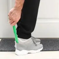 Ложка для обуви Доляна, с петелькой, 30&times;4 см, 17.4 см, зелёная