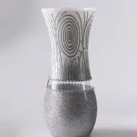 Ваза &laquo;Соблазн&raquo;, волна, h=25.5 см, стекло, бело-серебристая