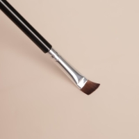 Кисть для макияжа, двусторонняя, с щёточкой, 18 (&plusmn; 1) см, цвет чёрный