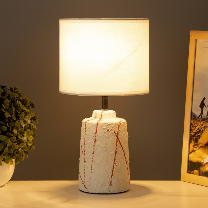 Лампа настольная "Мэй" 1х40Вт Е14 белый 18х18х34см