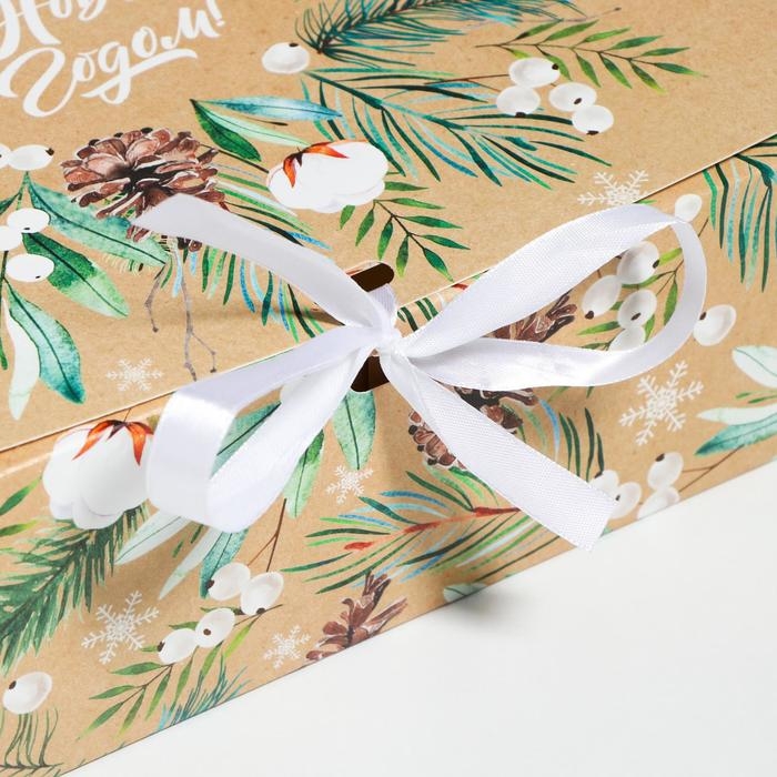 Коробка подарочная новогодняя складная &laquo;Волшебства и сказки&raquo;, 31 х 24.5 х 8 см, Новый год