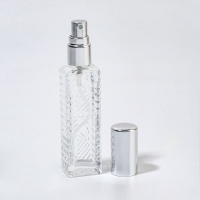 Флакон для парфюма &laquo;Прозрачный узор&raquo;, с распылителем, 15 мл, цвет серебристый