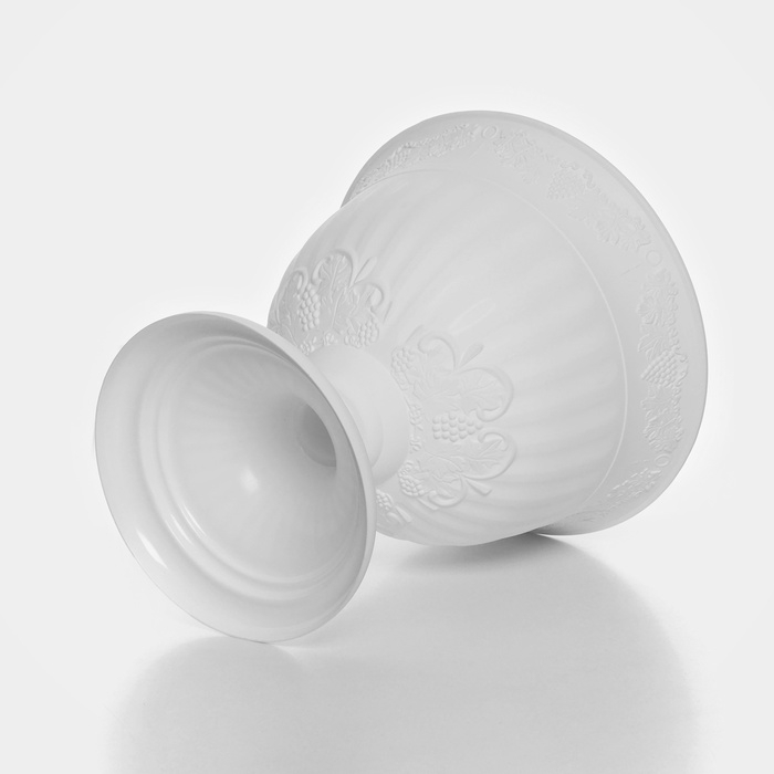 Кашпо уличное на ножке &laquo;Ангара&raquo;, 8 л, цвет белый