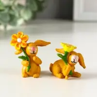 Сувенир полистоун "Заяц с яркой ромашкой" МИКС 2,5х3,8х4,4 см