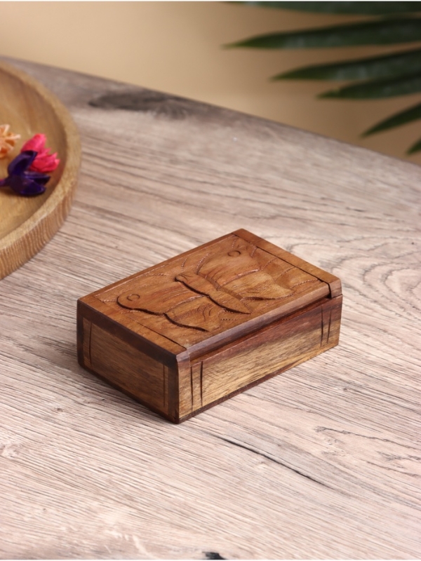 Шкатулка резная "Бабочка" дерево соно, 11х7х3,5 см