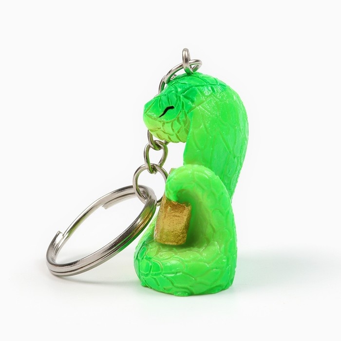 Новогодний брелок для ключей, объемный &laquo;Новый год: Змея с монетой&raquo; 2,7 х 8,5 см