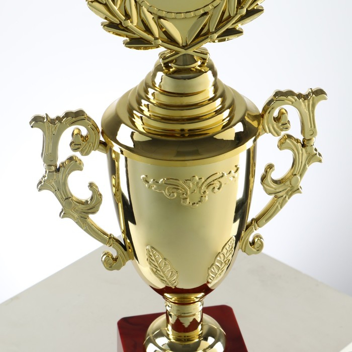 Кубок 014, наградная фигура, золото, подставка пластик, 32,5 &times; 16 &times; 8,5 см.