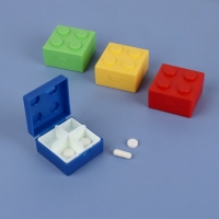 Таблетница &laquo;Конструктор&raquo;, 5,5 &times; 5,5 см, 4 секции, цвет МИКС