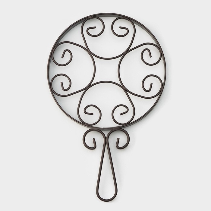 Подставка под горячее на ножках с ручкой Доляна &laquo;Сердца&raquo;, 25,5&times;16,3 см, цвет коричневый