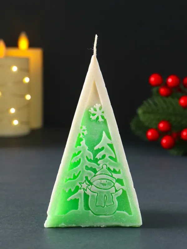 Свеча новогодняя пирамида "Снеговик" 60х120 мм, зелёный