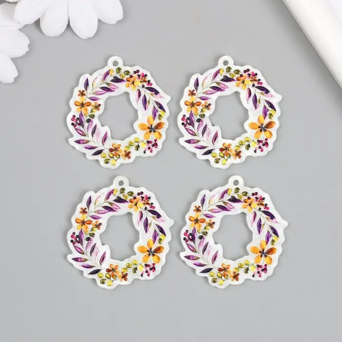 Декор для творчества акрил "Цветочный венок" 0,2х3,8х4,3 см