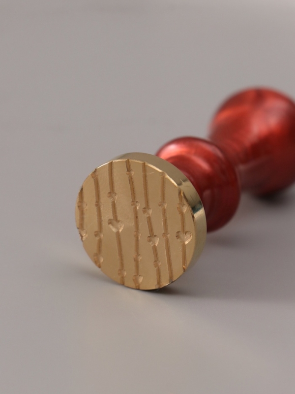 Печать для сургуча с пластиковой ручкой "Сердечки на нитях" 6,3х2,5х2,5 см