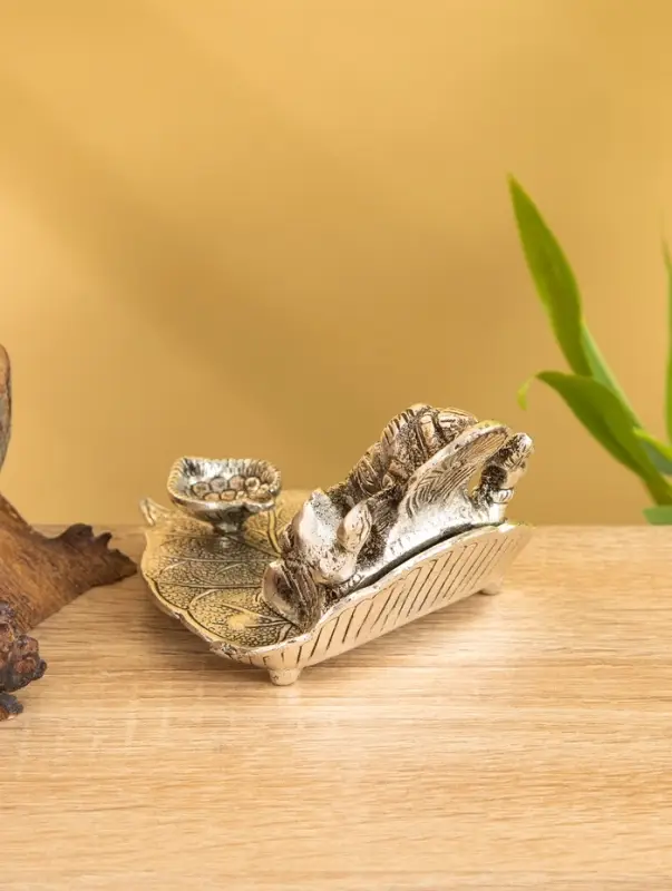 Подставка под благовония &laquo;Ганеша на листе&raquo;, 12.5&times;10&times;6.7 см, алюминий