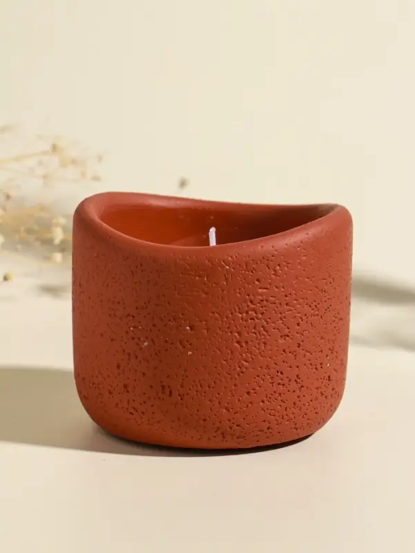 Свеча в вулканическом подсвечнике "Изгиб" персиковая 8,3х8,5х7 см