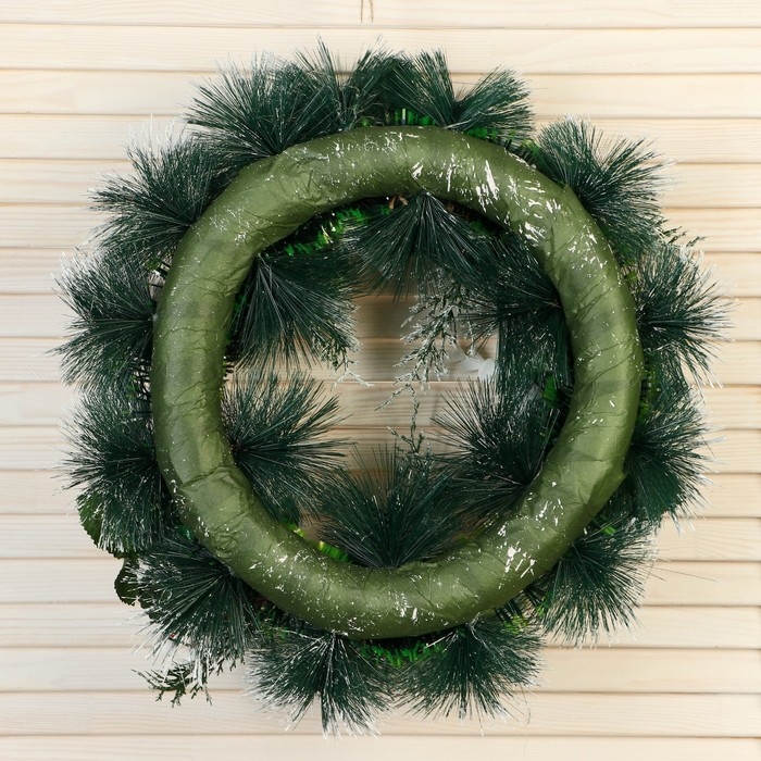 Венок новогодний d- 37 см "Уютная сказка" крупные цветы серебро