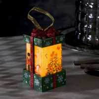 Светодиодная фигура &laquo;Зелёный подарок с ёлкой&raquo; 6.3 &times; 11.5 &times; 6.3 см, пластик, батарейки АААх3 (не в комплекте), эффект пламени