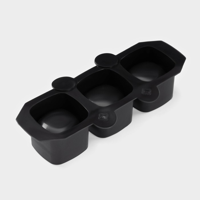 Форма для льда Доляна &laquo;Квадрат&raquo;, силикон, 21,5&times;9,5&times;5 см, 3 ячейки (5,2х4,8 см), цвет чёрный