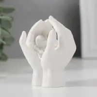 Сувенир полистоун "Малыш спит в прикрытых ладонях" страза 6,5х4,3х5,5 см