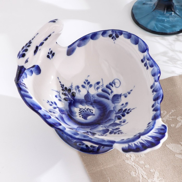 Конфетница фарфор &laquo;Лебедь&raquo;, 18&times;15&times;12 см, гжель