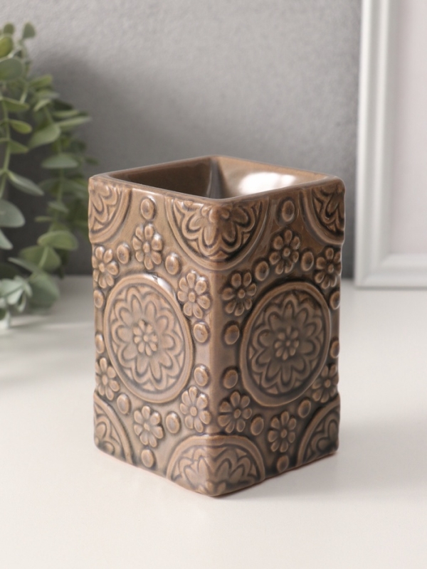 Аромалампа керамика "Цветочные узоры" тёмно-бежевая 7,7х7,7х12 см