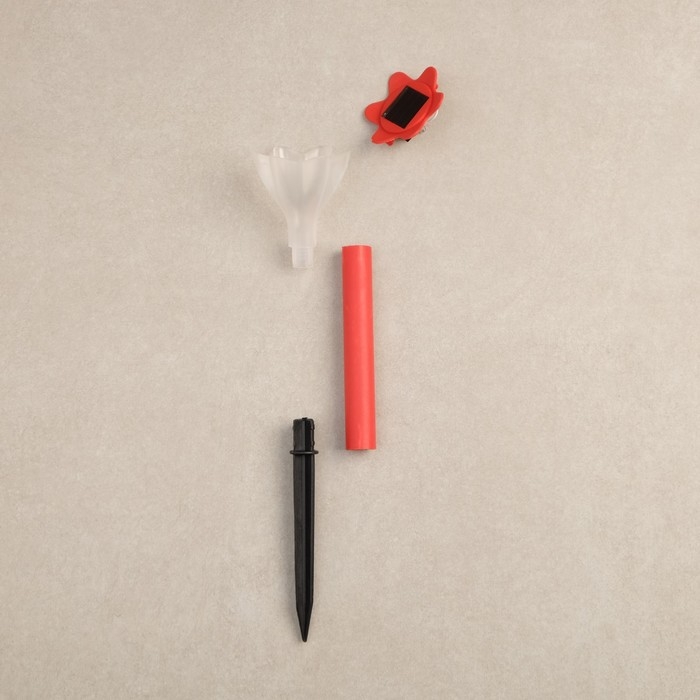 Садовый светильник на солнечной батарее &laquo;Цветок красный&raquo;, 6 &times; 29 &times; 6 см, 1 LED, свечение белое