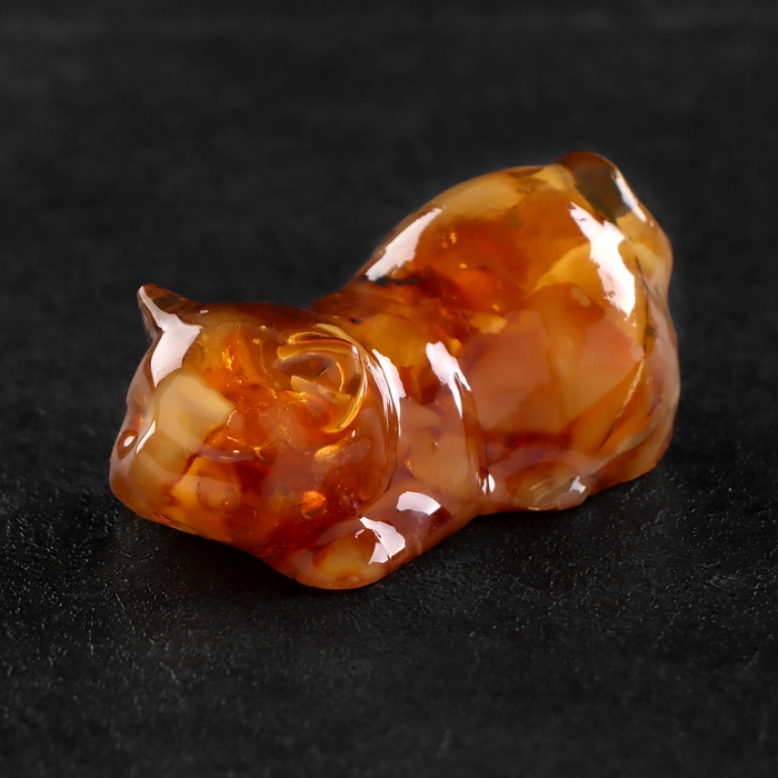 Сувенир "Кот на охоте", янтарь