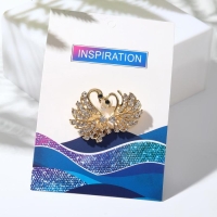 Брошь &laquo;Лебеди парочка&raquo;, цвет белый в золоте